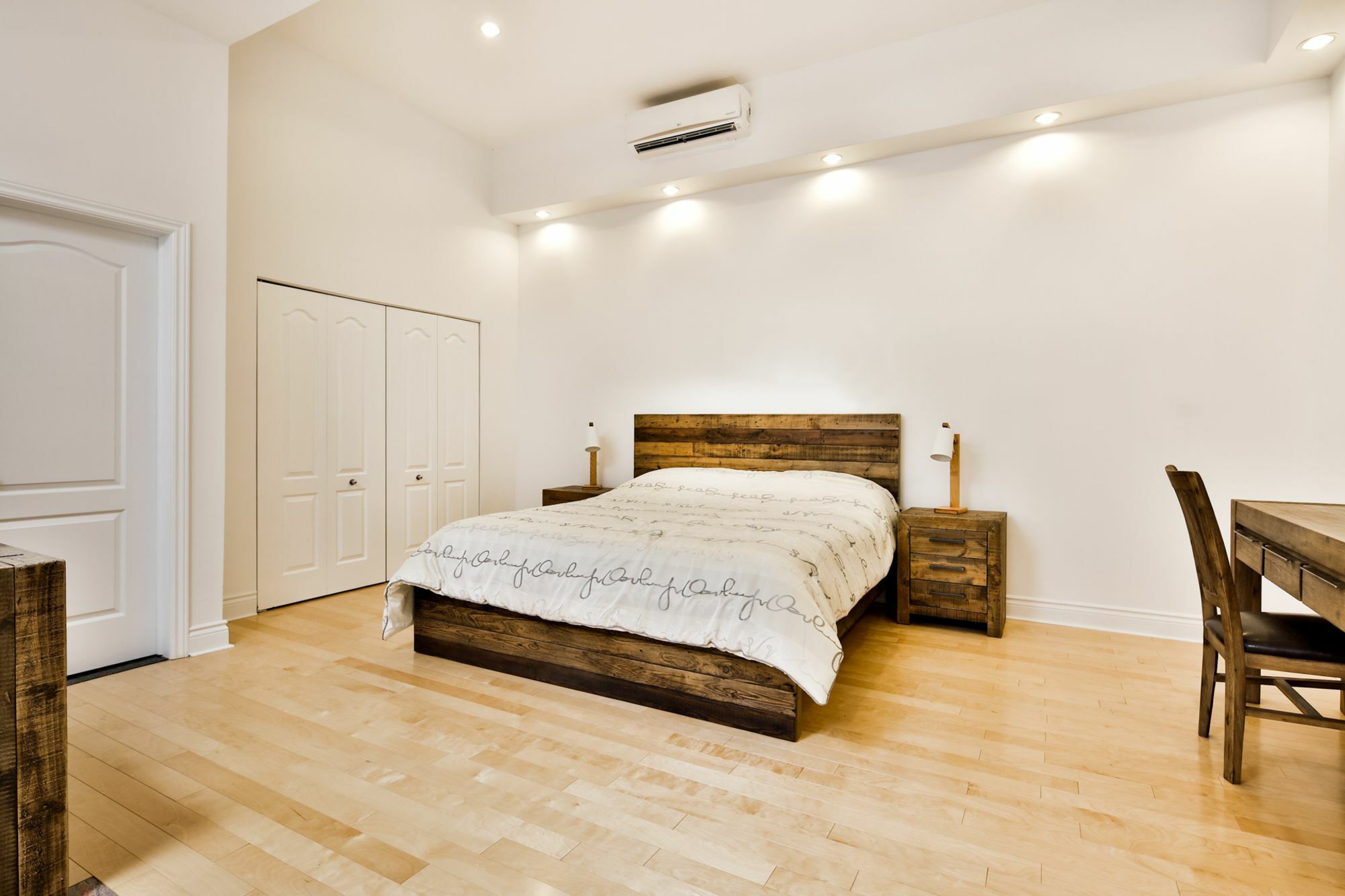 Le St-Lau Loft Apartment มอนทรีอัล ภายนอก รูปภาพ