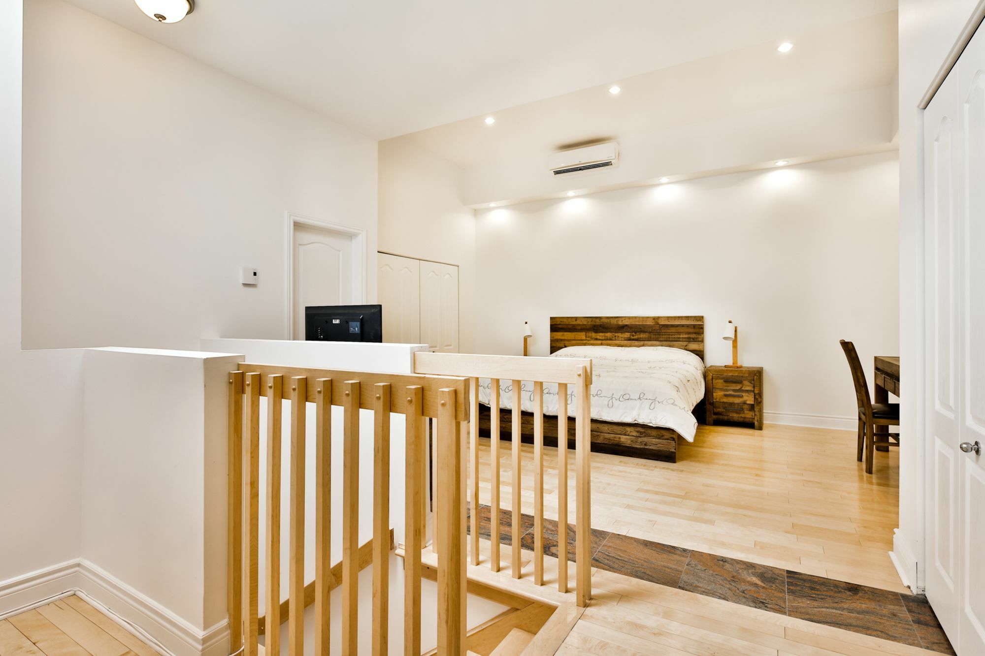 Le St-Lau Loft Apartment มอนทรีอัล ภายนอก รูปภาพ